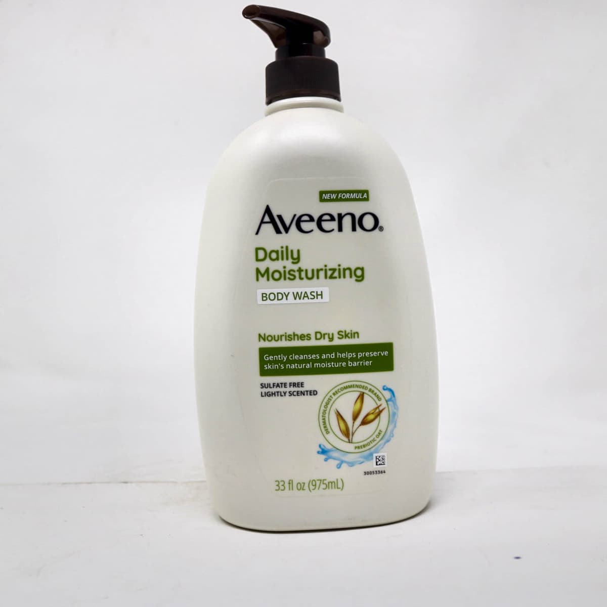 Aveeno Daily Moisturizing Body Wash, 33 fl oz (975 mL) – Nourishes Dry Skin, Sulfate-Free, Lightly Scented