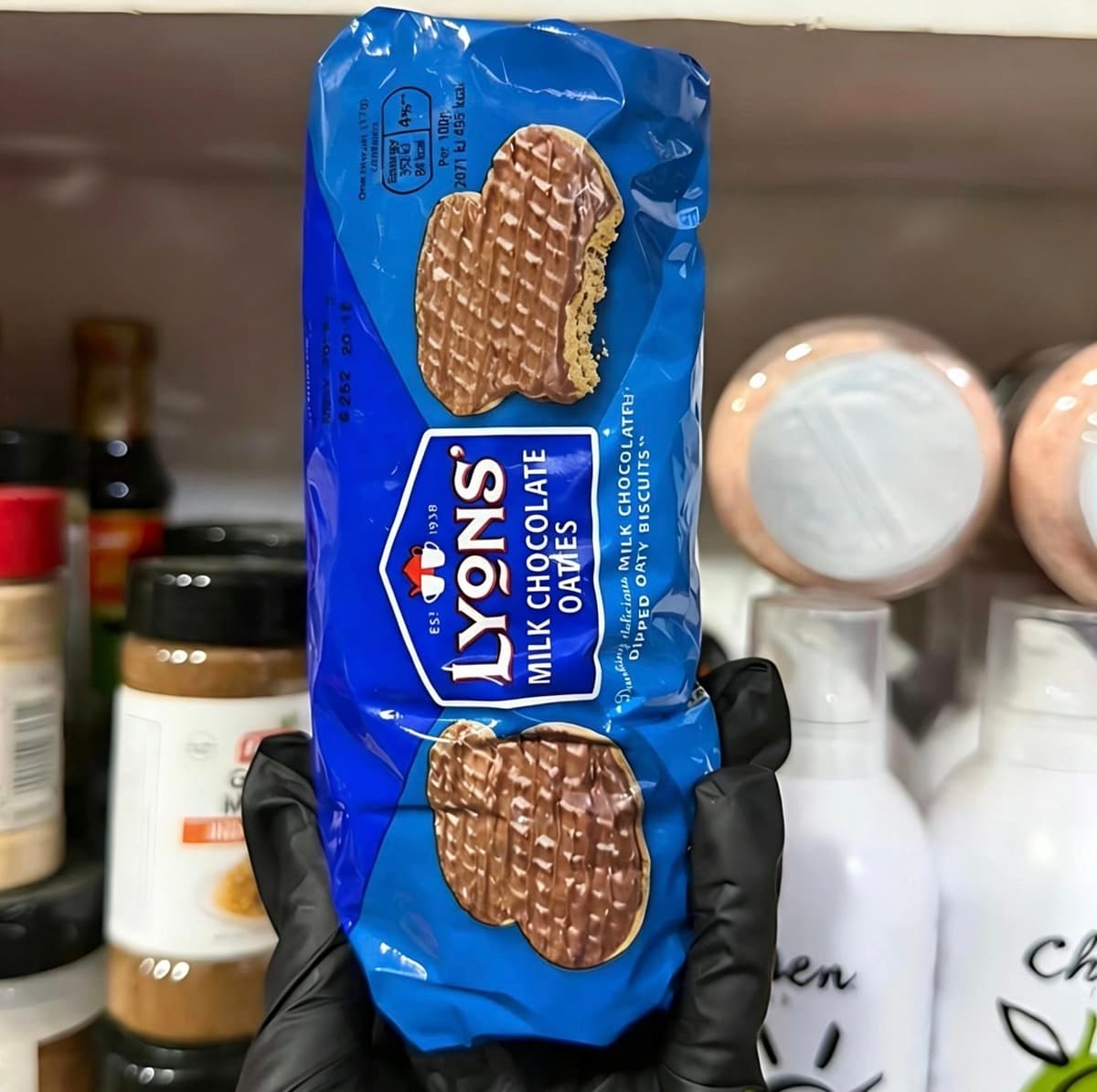 Lyons Milk Chocolate Oaties